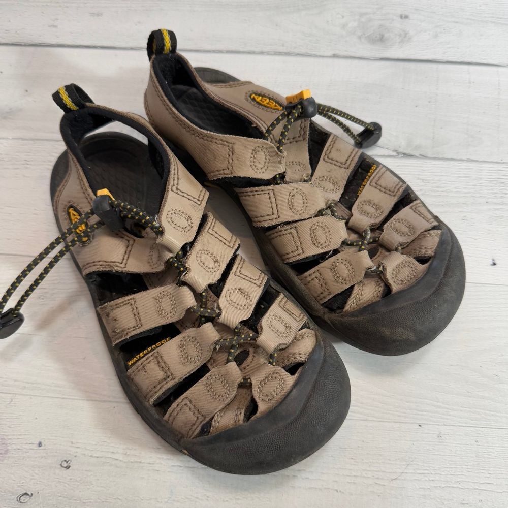 Keen Newport waterproof kids hiking sandals brown size 1